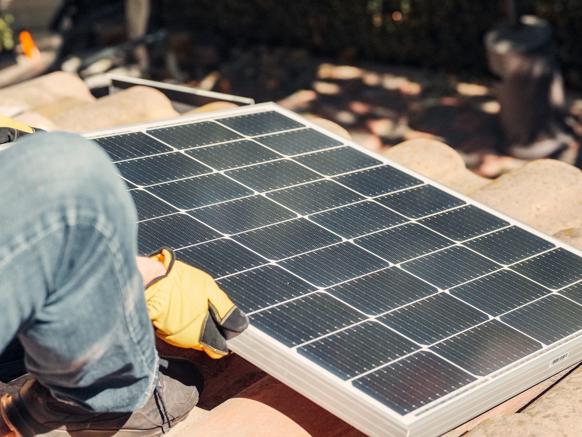 rooftop solar installations, renewable energy jobs
