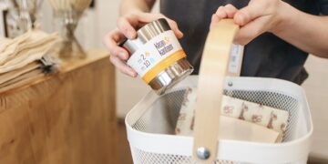 The green energy policy effort, which was released on Friday by seven government departments including the National Development and Reform Commission, the Ministry of Industry and Information Technology, and the Ministry of Commerce, aims to encourage "sustainable energy consumption."