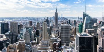 Empire State Realty Trust (ESRT) has announced the purchase of 300 million kilowatt-hours of wind energy from Green Mountain Energy and Direct Energy.