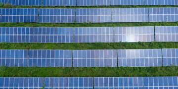 One of the main garrisons of the US Army - Fort Bragg in North Carolina, has launched the first army floating solar power plant.