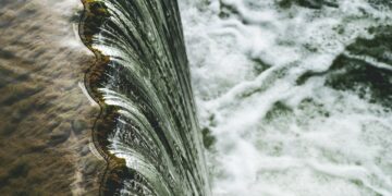 Researchers in the UK have created devices made from readily available and environmentally friendly photographic materials that can produce pure hydrogen from water within weeks