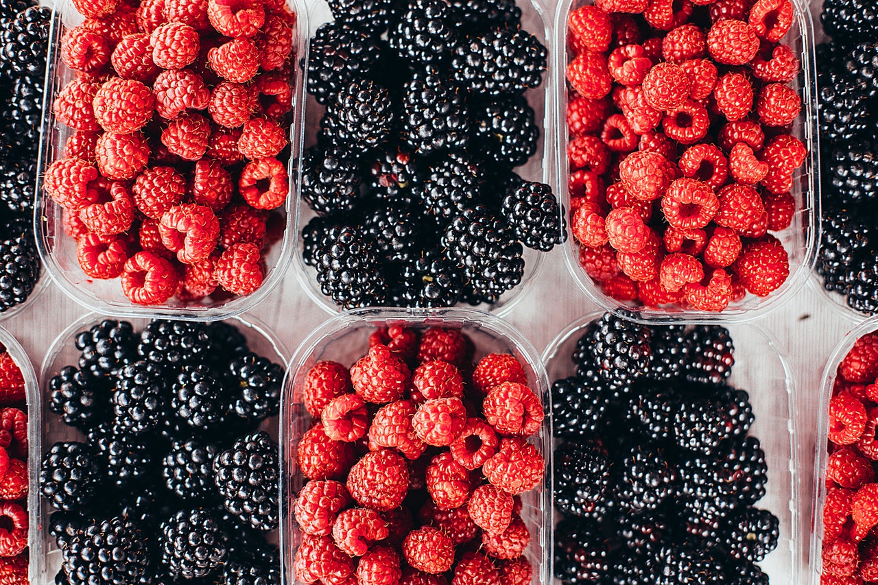 The British company Clock House Farm has launched a project to grow berries regardless of the season through renewable energy sources, with the project costing £10 million.