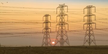 The University of Pennsylvania, in collaboration with the US National Renewable Energy Laboratory, has created a new flexible thermoelectric generator that can wrap around pipes and other hot surfaces and turn waste heat into electricity.