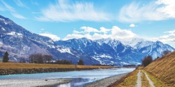 In the Swiss Alps, at an altitude of 600 meters above sea level, Swiss authorities launched the most powerful pumped storage power plant, which took 14 years to build.