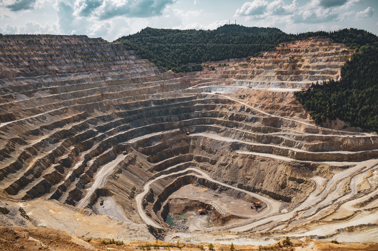 Mining giant BHP has begun installing 10MW solar panels to power its nickel mining operation in Western Australia's northern Goldfields region, along with batteries and wind turbines, the Institute to Energy Economics and Financial Analysis reported.