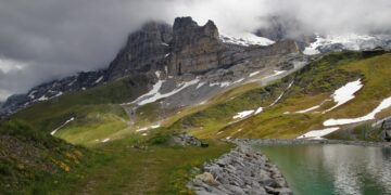 The Swiss Nant de Drance storage hydropower plant, which has just begun, is a closed system that provides the same energy storage capacity as 400,000 electric vehicle batteries.