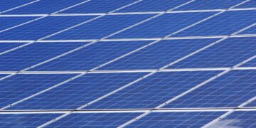 The funds will be used to commission a 230 megawatt (MW) photovoltaic solar power plant near the village of Alyat in eastern Azerbaijan.