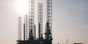 Apparently the era of fossil fuels, the era of oil is slowly but surely coming to an end.