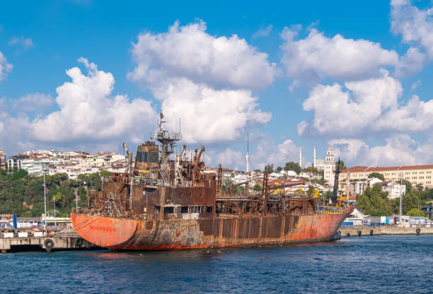 Abandoned ships pose danger for environment in Brazil